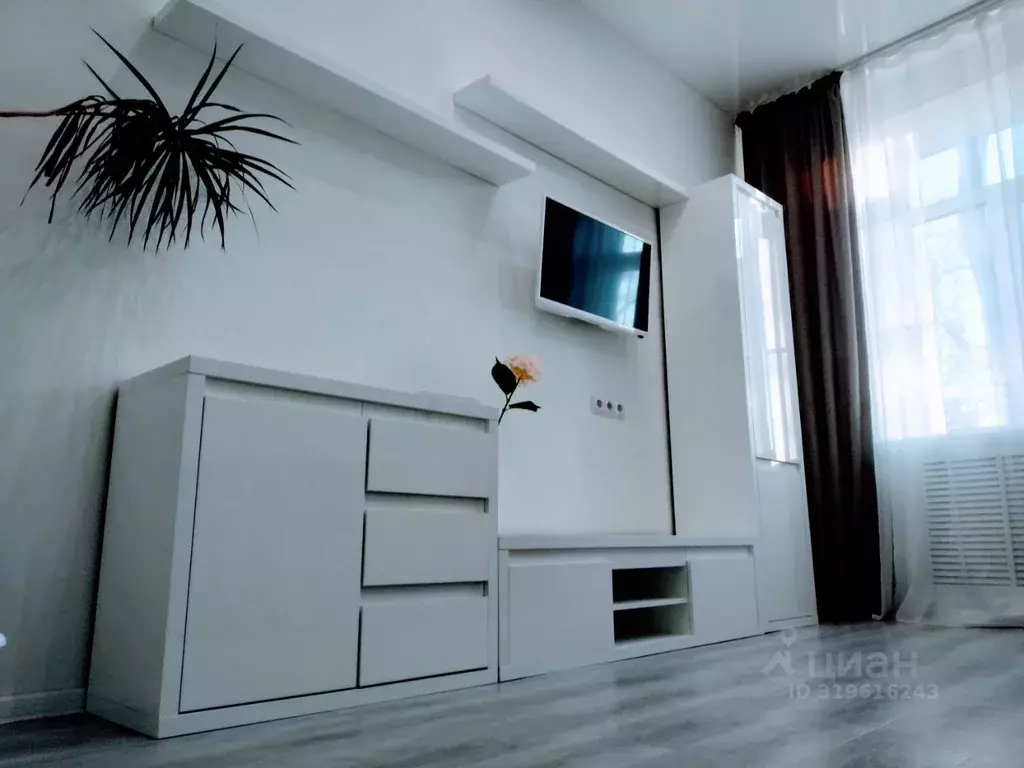 2-к кв. Приморский край, Владивосток Алеутская ул., 41А (40.0 м) - Фото 1