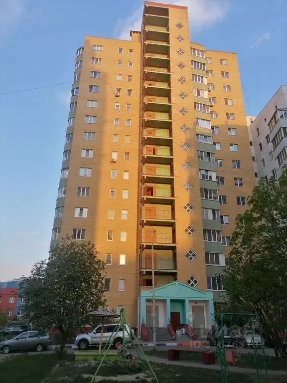 3-к кв. Белгородская область, Белгород ул. Есенина, 8 (71.0 м) - Фото 0