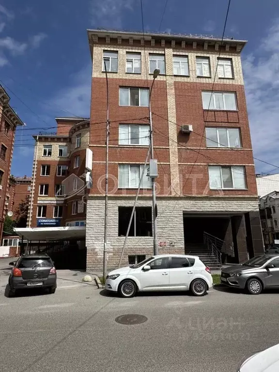 Торговая площадь в Тюменская область, Тюмень ул. Челюскинцев, 26 (141 ... - Фото 1