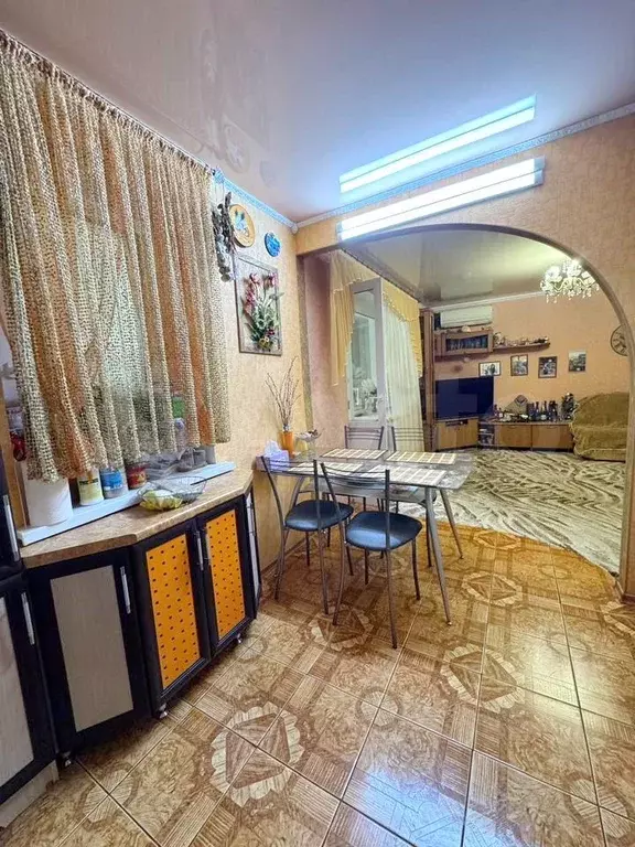 2-к. квартира, 65 м, 1/10 эт. - Фото 1