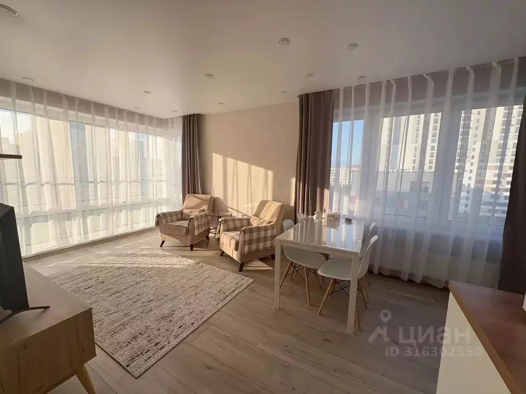 2-к кв. Тюменская область, Тюмень ул. 50 лет Октября, 57Бк2 (58.0 м) - Фото 1