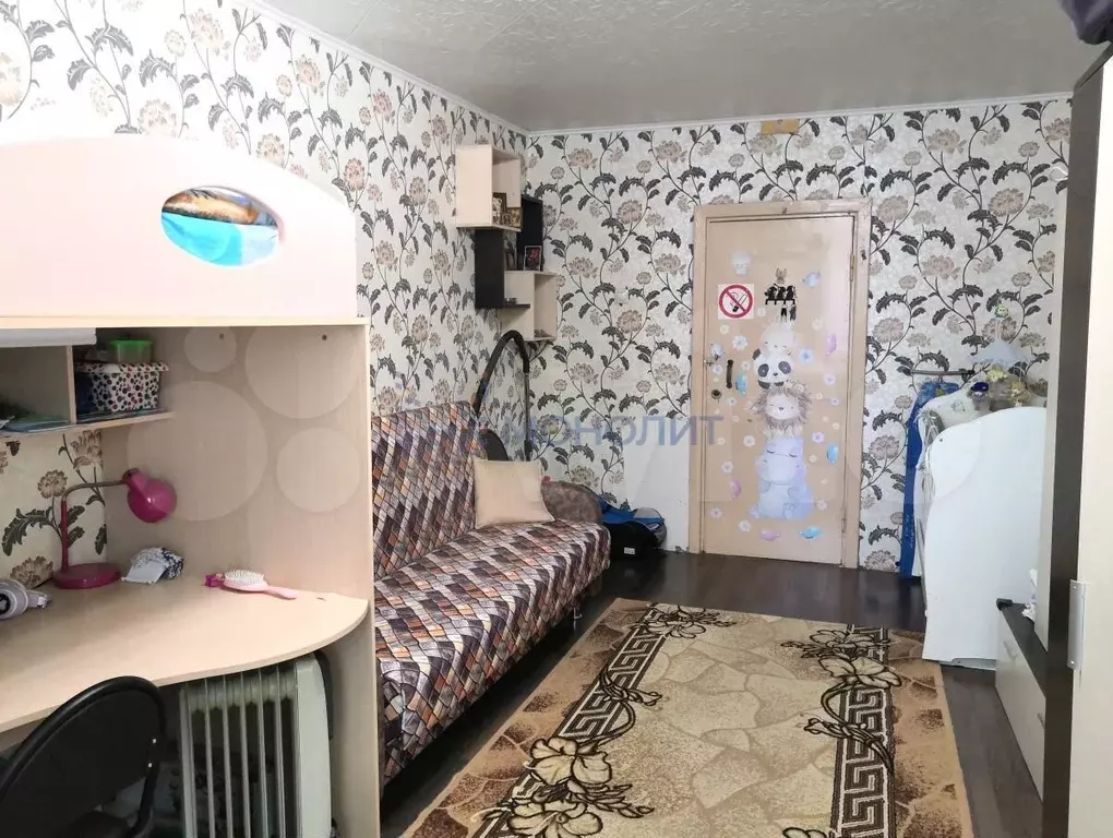 Комната 16,9 м в 4-к., 1/3 эт. - Фото 0