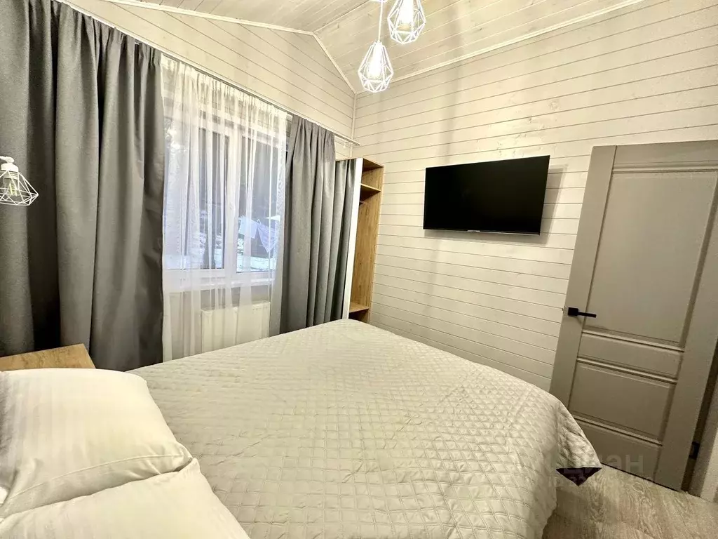 Дом в Карачаево-Черкесия, Зеленчукский район А-156, 67-й км (32 м) - Фото 2