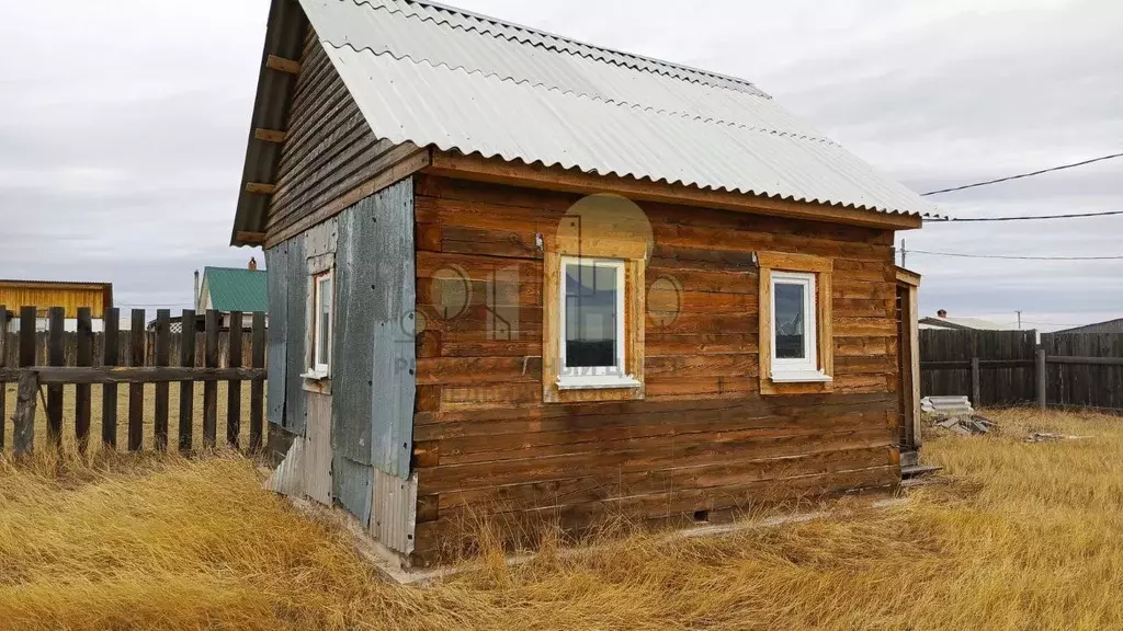 Дом в Иркутская область, Эхирит-Булагатский район, пос. Усть-Ордынский ... - Фото 1