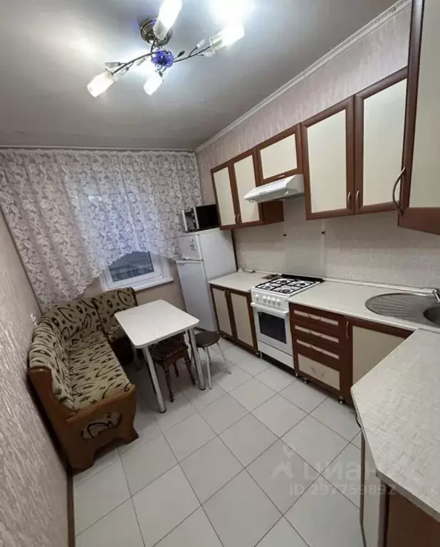 2-к кв. Татарстан, Набережные Челны ул. Шамиля Усманова, 8 (70.0 м) - Фото 0