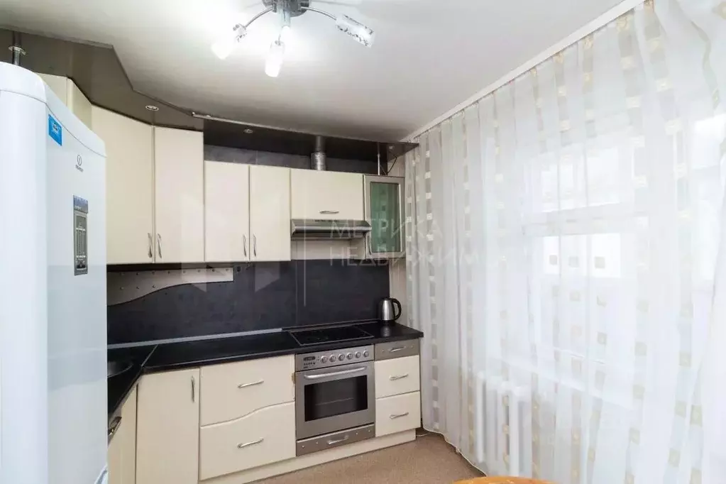 2-к кв. Тюменская область, Тюмень ул. Николая Семенова, 27к3 (63.0 м) - Фото 1