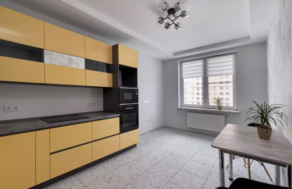 2-к кв. Санкт-Петербург ул. Парфеновская, 7к1 (66.4 м) - Фото 1