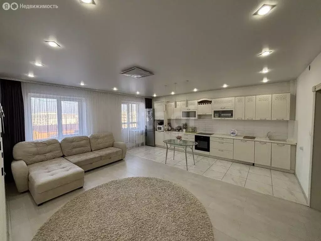 3-комнатная квартира: Абакан, улица Кирова, 120А (79.9 м) - Фото 2