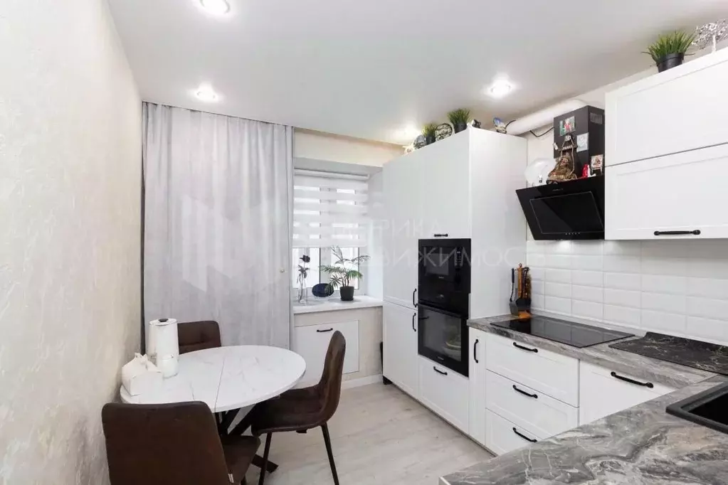 3-к кв. Тюменская область, Тюмень Ялуторовская ул., 27 (58.6 м) - Фото 1