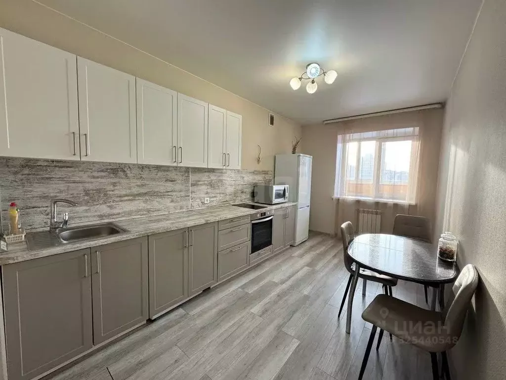 2-к кв. Тюменская область, Тюмень ул. Дружбы, 73 (71.0 м) - Фото 1