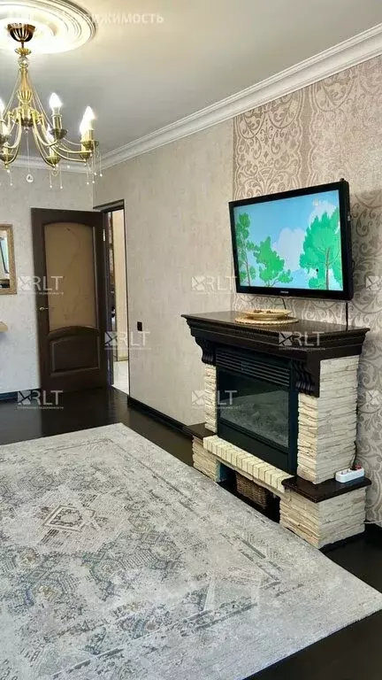 2-комнатная квартира: город Кизилюрт, улица Малагусейнова, 44 (90 м) - Фото 1