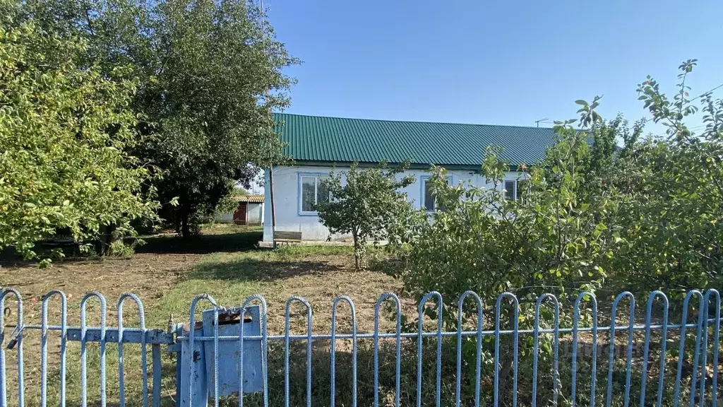 Дом в Саратовская область, Энгельсский район, Безымянское ... - Фото 1