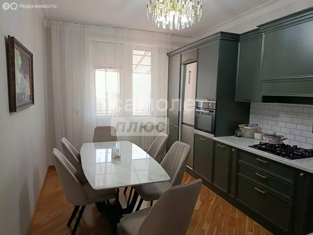 4-комнатная квартира: Махачкала, проспект Имама Шамиля, 52 (140 м) - Фото 1