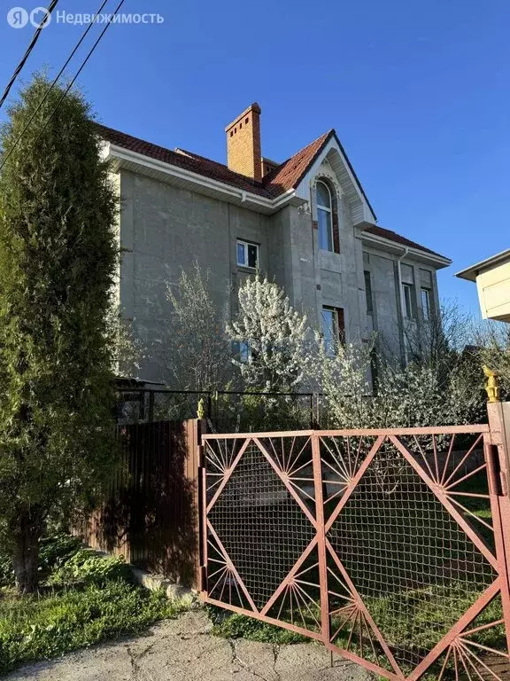 Дом в Нижний Новгород, улица Братьев Игнатовых, 4 (450 м) - Фото 0