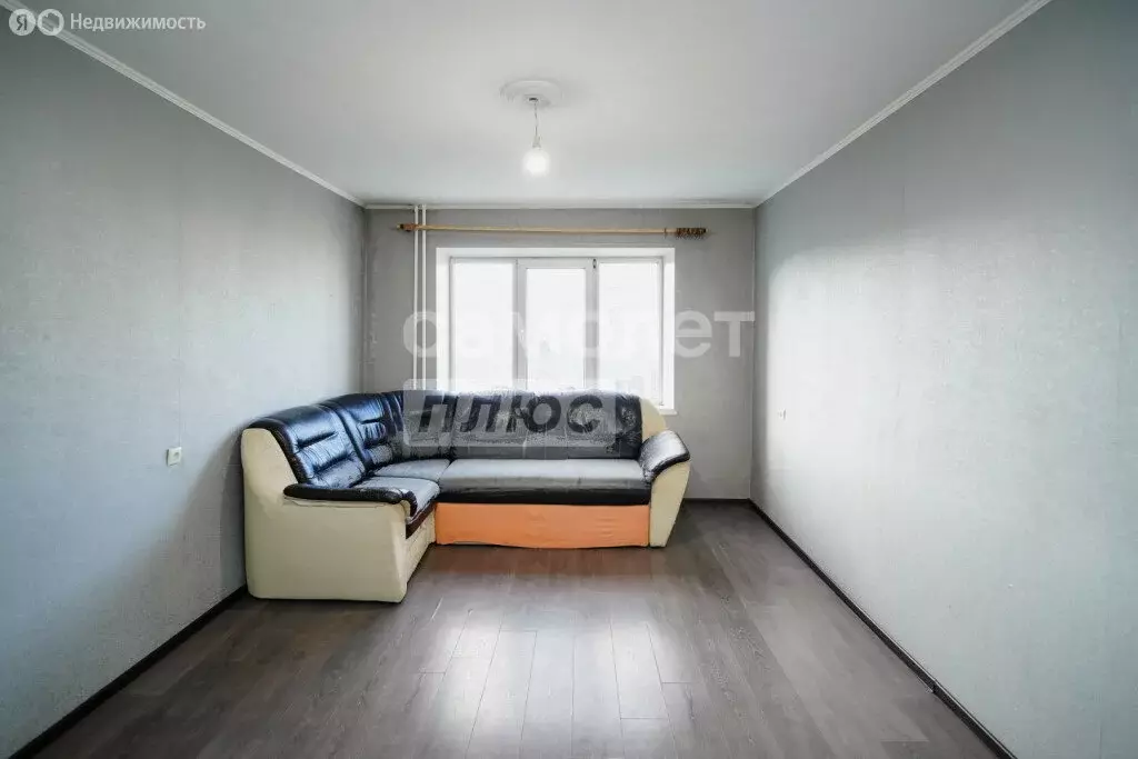 3-комнатная квартира: Омск, улица 70 лет Октября, 20 (62.5 м) - Фото 1