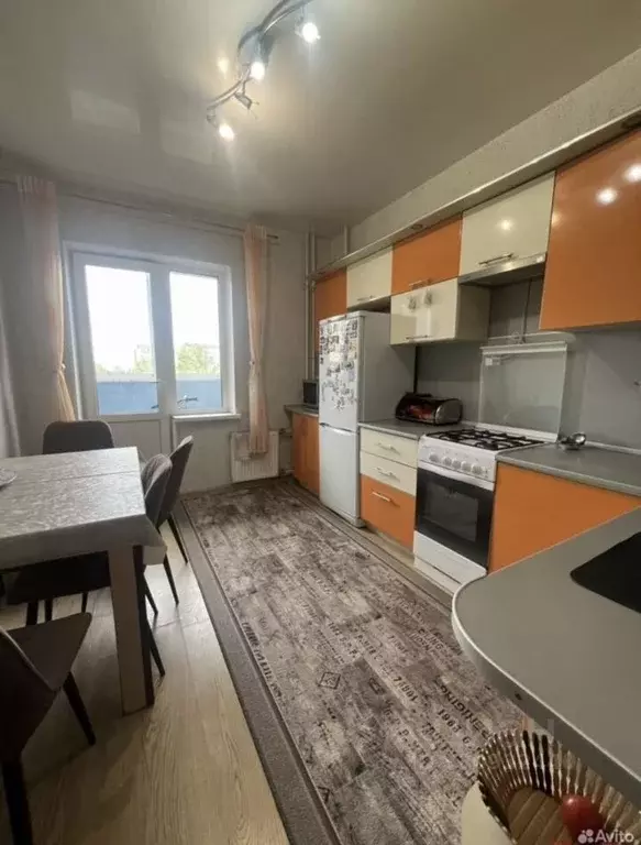 3-к кв. Псковская область, Псков ул. Шестака, 16 (80.0 м) - Фото 1
