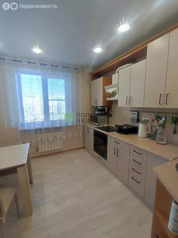 2-комнатная квартира: 6-й микрорайон, 20 (51.3 м) - Фото 1