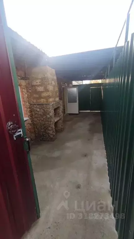 Дом в Крым, Черноморское пгт ул. Некрасова, 1А (55 м) - Фото 1