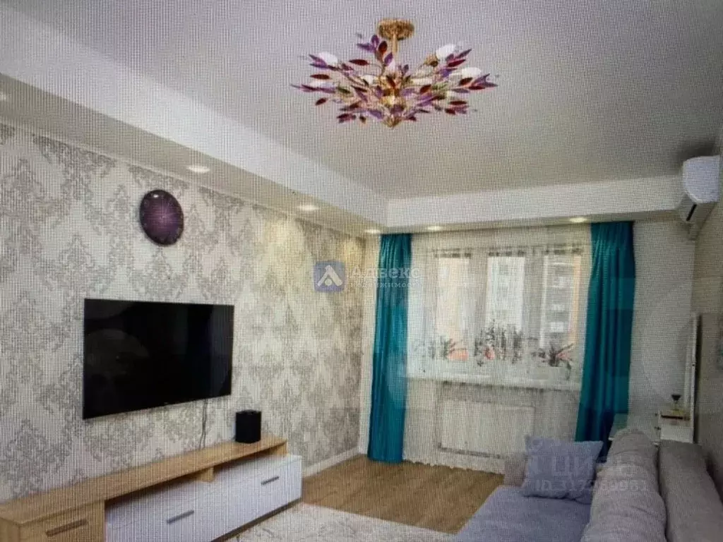2-к кв. Тюменская область, Тюмень Заречный проезд, 14 (55.5 м) - Фото 0