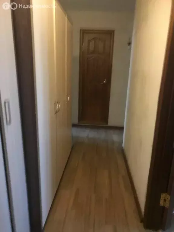 3-комнатная квартира: Энгельс, улица Тельмана, 35 (64 м) - Фото 1