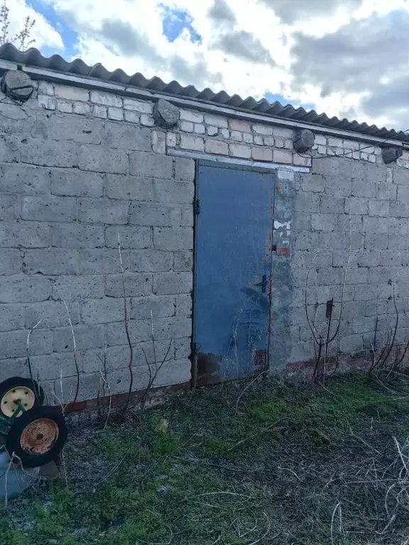 Дом в Саратовская область, Энгельс Петровская ул., 8 (45 м) - Фото 1