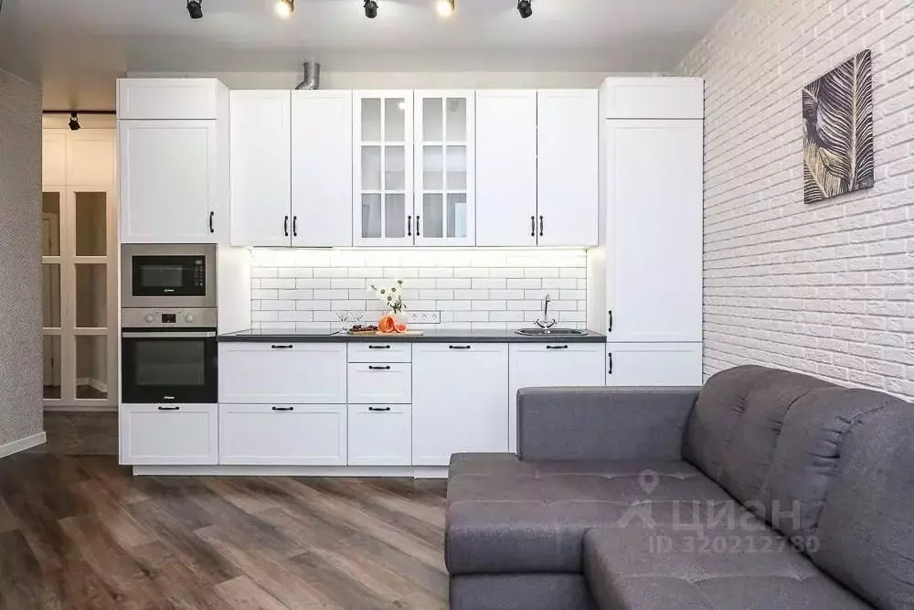 2-к кв. Омская область, Омск ул. Красный Путь, 101к3 (58.3 м) - Фото 1