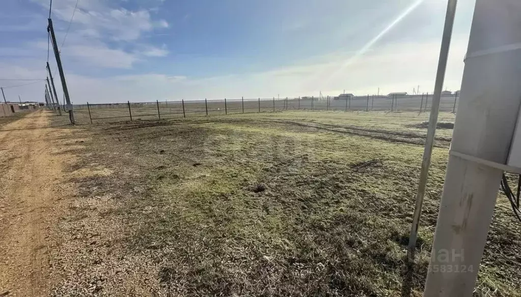 Участок в Крым, Черноморский район, Окуневское с/пос, с. Громово  ... - Фото 1