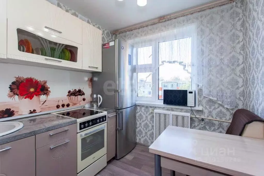 2-к кв. Ханты-Мансийский АО, Сургут ул. Республики, 86 (48.6 м) - Фото 0