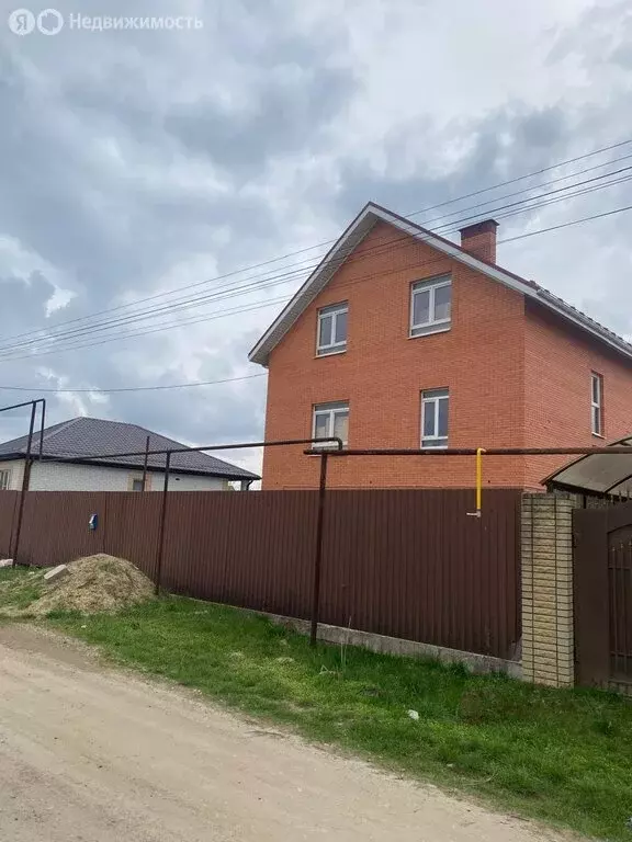 Дом в село Верхнерусское, Полевая улица (289 м) - Фото 0