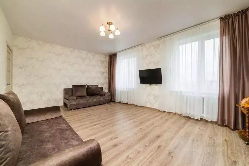 2-к кв. Татарстан, Казань ул. Тихомирнова, 1 (80.0 м) - Фото 1