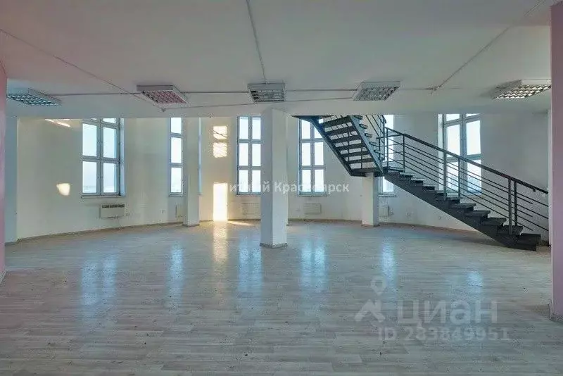 4-к кв. Красноярский край, Красноярск ул. Авиаторов, 41 (218.0 м) - Фото 1