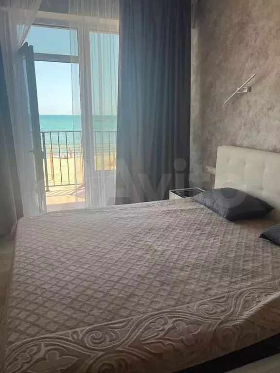 Комната 100 м в 2-к., 1/2 эт. - Фото 0