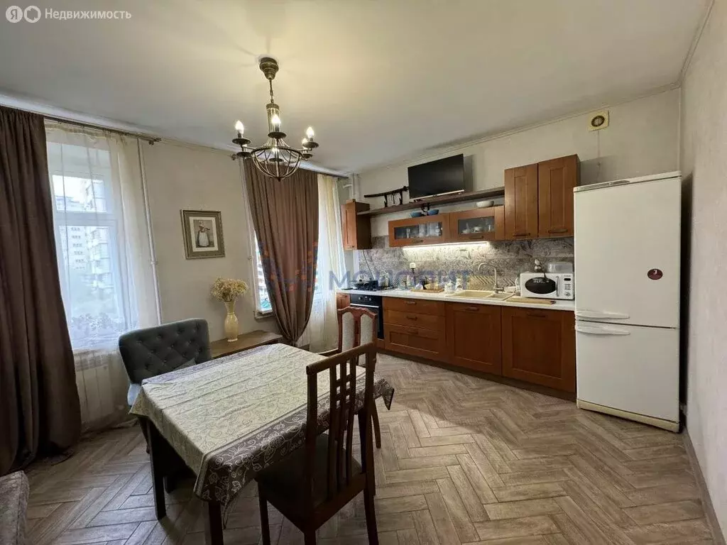 3-комнатная квартира: Нижний Новгород, улица Коминтерна, 260 (87 м) - Фото 0