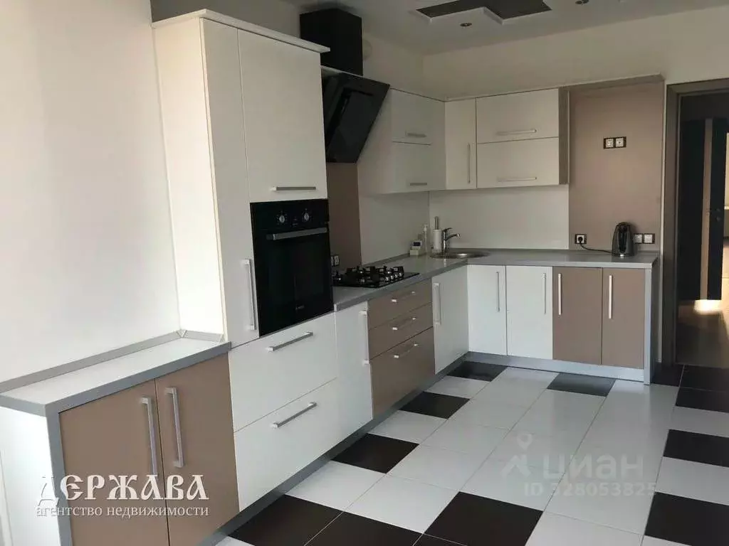 2-к кв. Белгородская область, Старый Оскол Южный мкр, 5 (65.0 м) - Фото 1