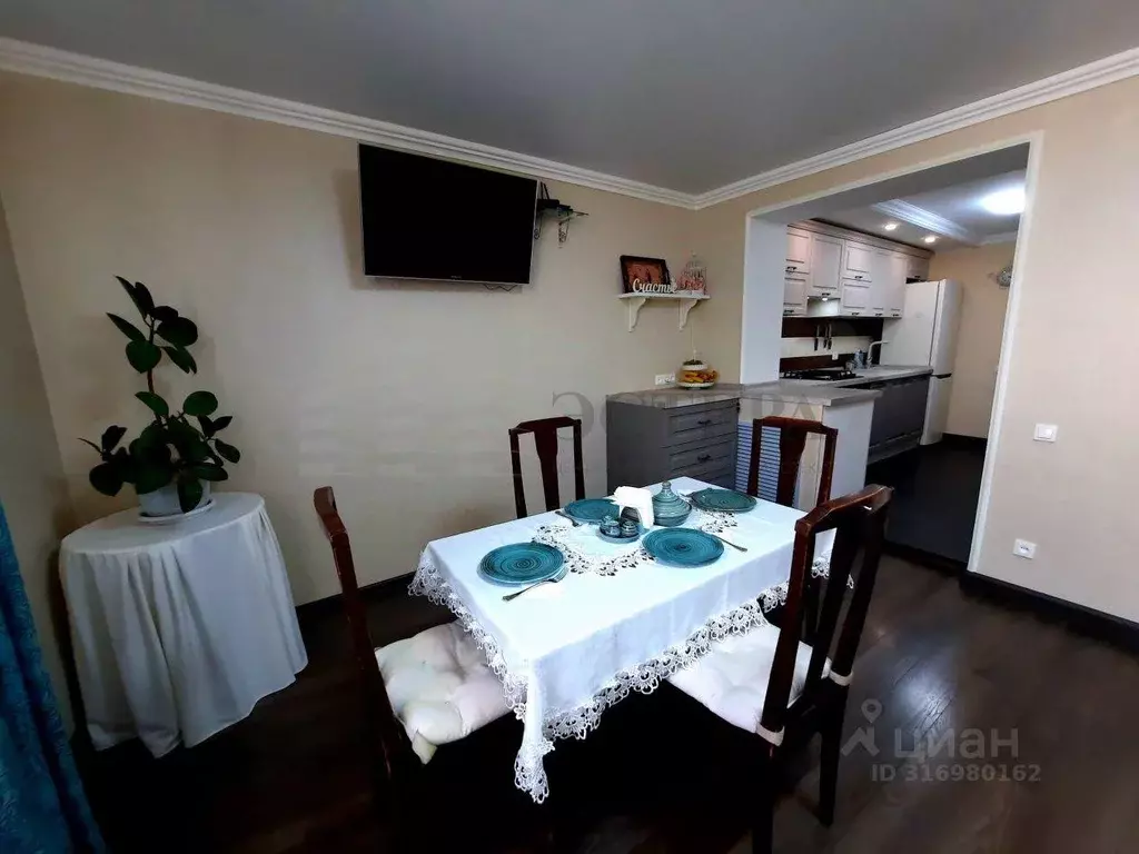 Квартира, 3 комнаты, 65 м - Фото 0