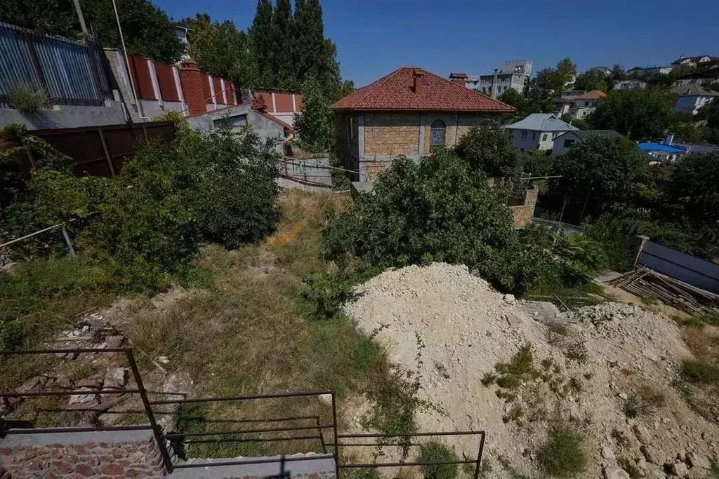 Участок в Севастополь ул. Воронежская, 8 (4.4 сот.) - Фото 1