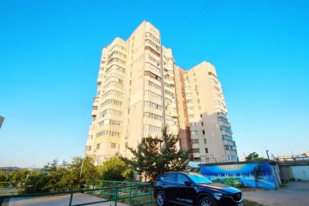 3-к кв. Крым, Алушта ул. 60 лет СССР, 10 (65.0 м) - Фото 1