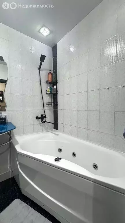 1-комнатная квартира: Астрахань, Боевая улица, 126к7 (45.7 м) - Фото 2