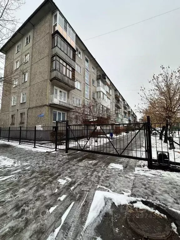 3-к кв. Омская область, Омск ул. Рождественского, 11 (63.5 м) - Фото 1