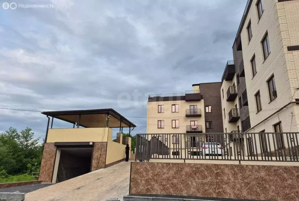 1-комнатная квартира: Владикавказ, улица Казбека Касаева, 2В (74.6 м) - Фото 0