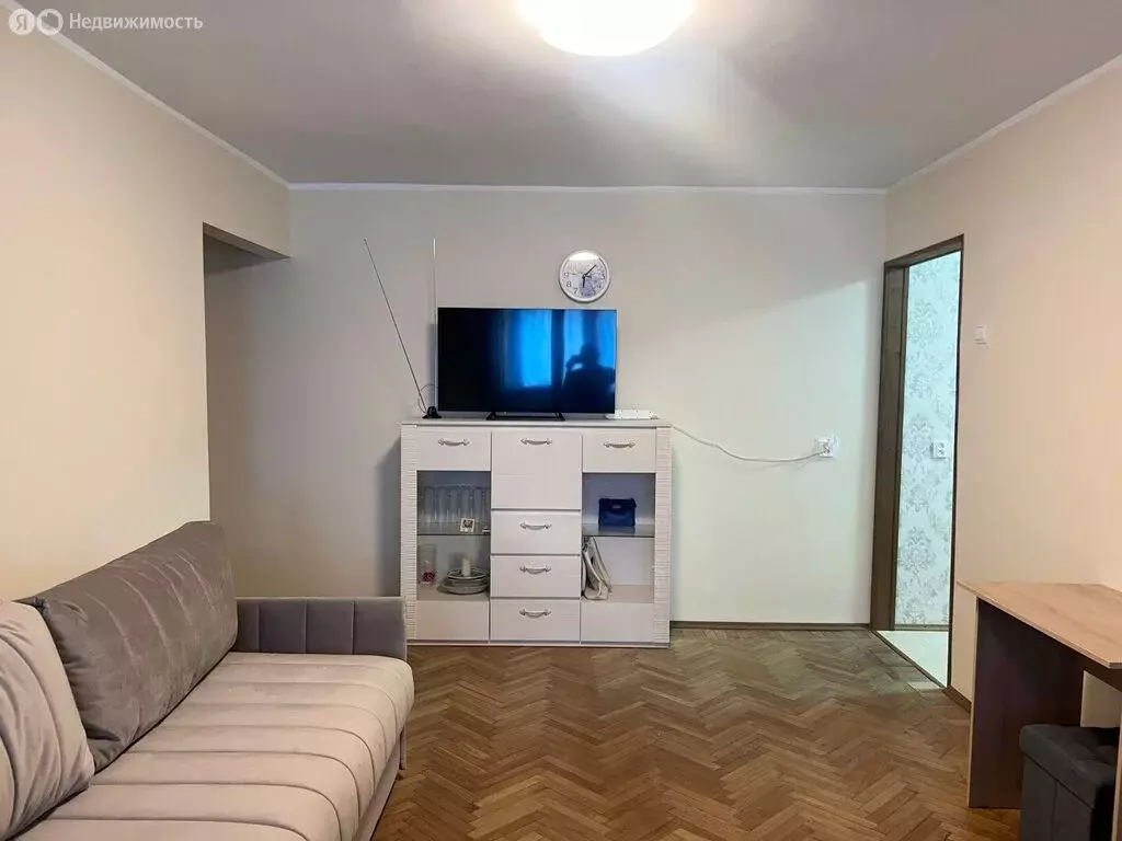 3-комнатная квартира: Сочи, микрорайон Гагарина, Цветной бульвар, 42 ... - Фото 1
