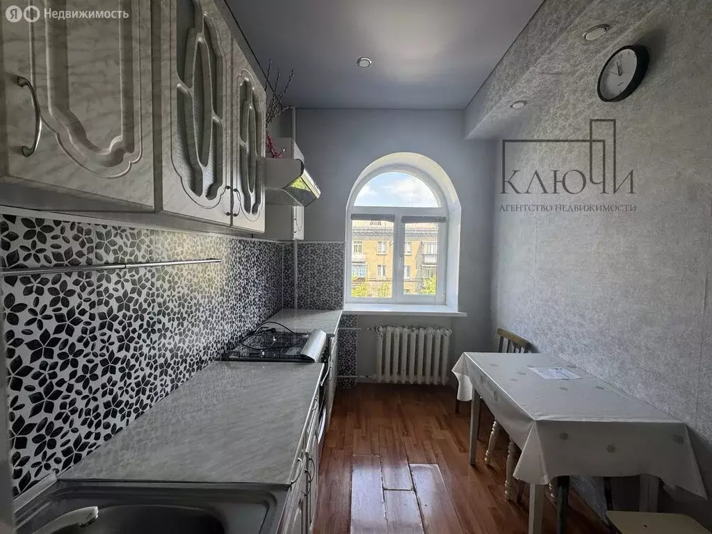 2-комнатная квартира: Магнитогорск, улица Маяковского, 56 (57.5 м) - Фото 1
