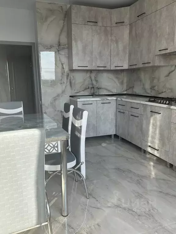 1-к кв. Кабардино-Балкария, Нальчик ул. Шарданова, 52А (56.0 м) - Фото 0