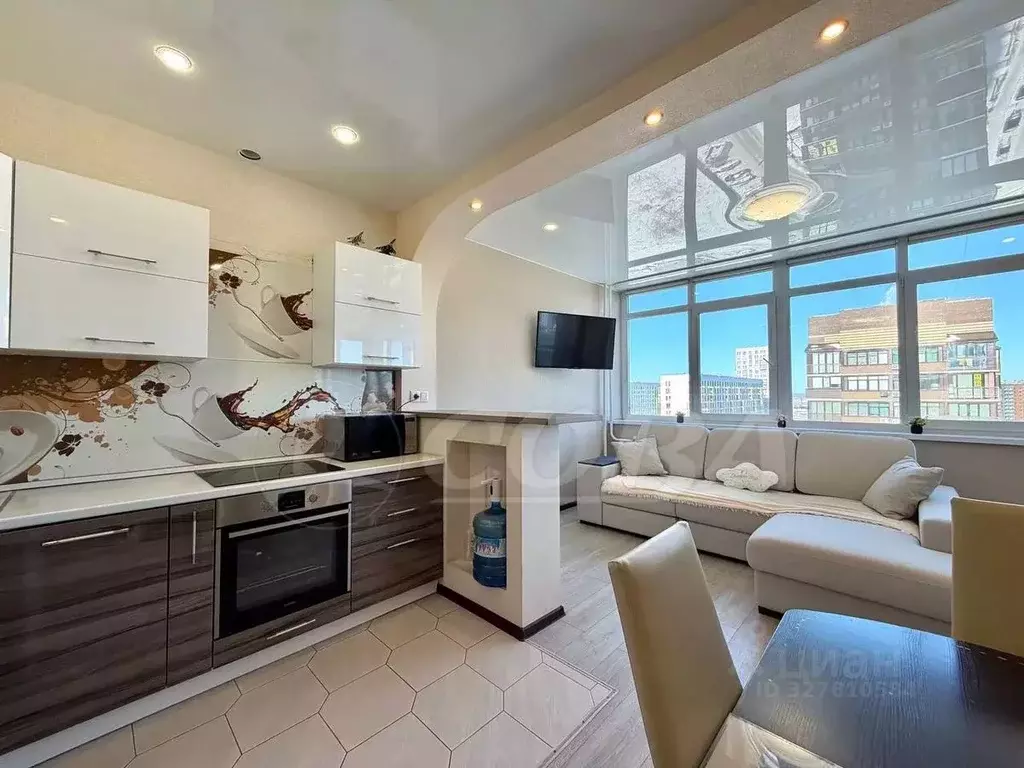 2-к кв. Тюменская область, Тюмень ул. Тимофея Чаркова, 79к1 (67.0 м) - Фото 1