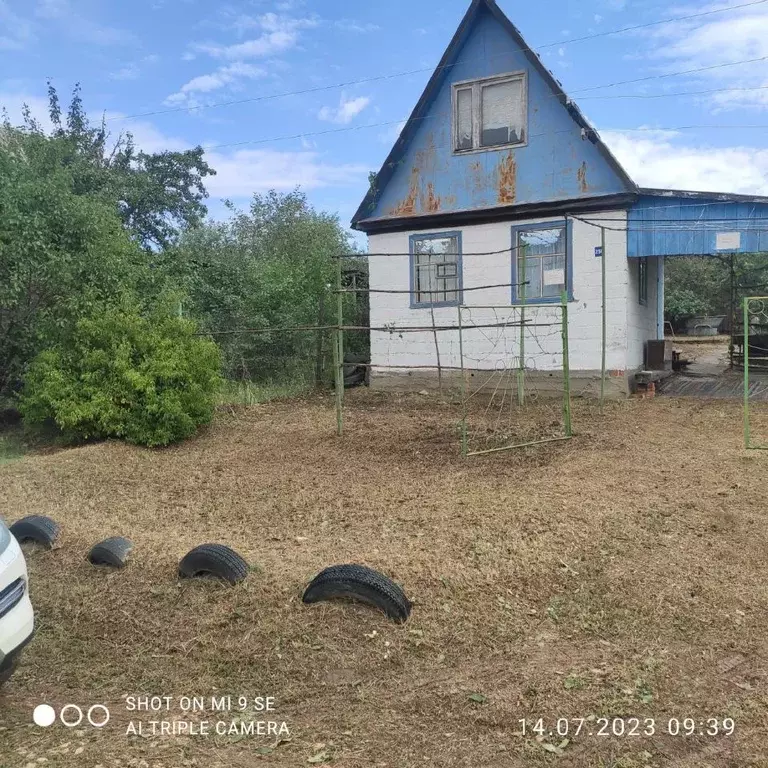 Дом в Саратовская область, Энгельсский район, Красноярское ... - Фото 0