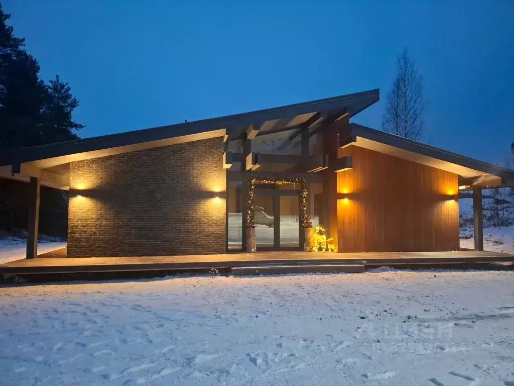 Дом в Карелия, Сортавальский муниципальный округ, Хелюля пгт  (300 м) - Фото 2