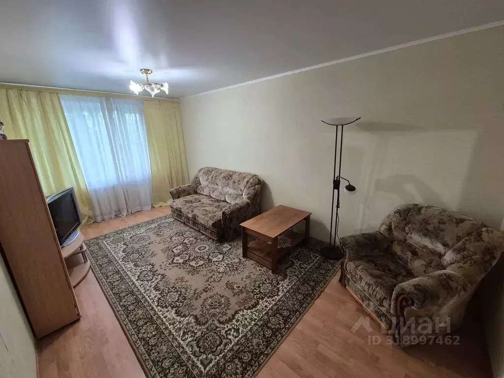 2-к кв. Псковская область, Псков Рижский просп., 61 (50.0 м) - Фото 1