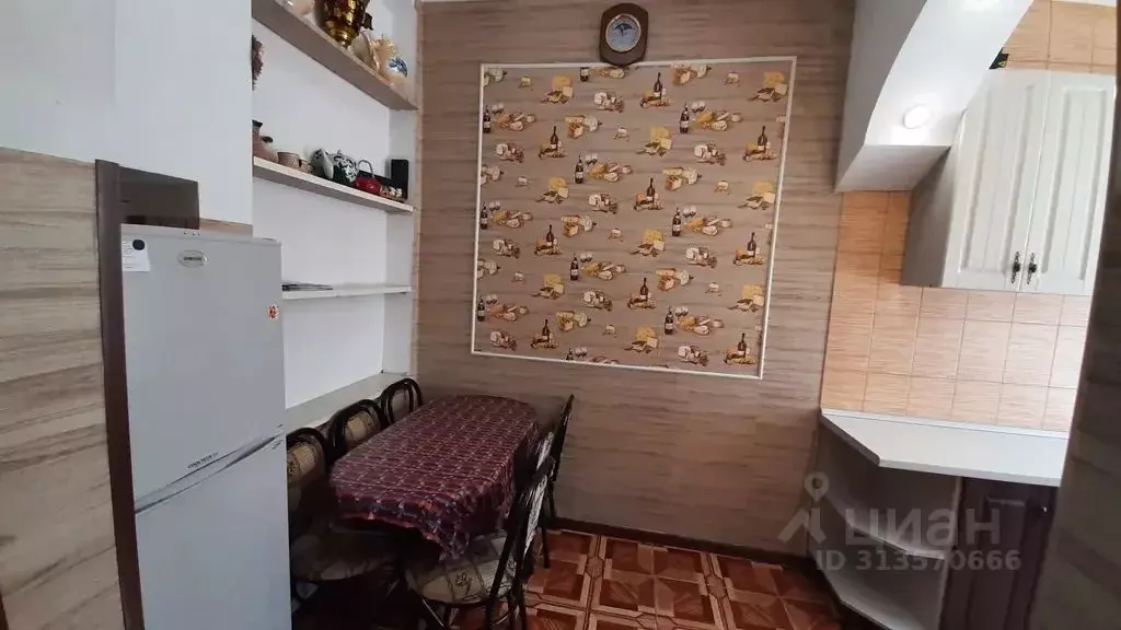 2-к кв. Крым, Евпатория ул. Революции, 35 (36.0 м) - Фото 0