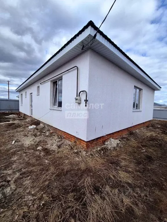 Дом в Курская область, Курский район, Нижнемедведицкий сельсовет, д. ... - Фото 1