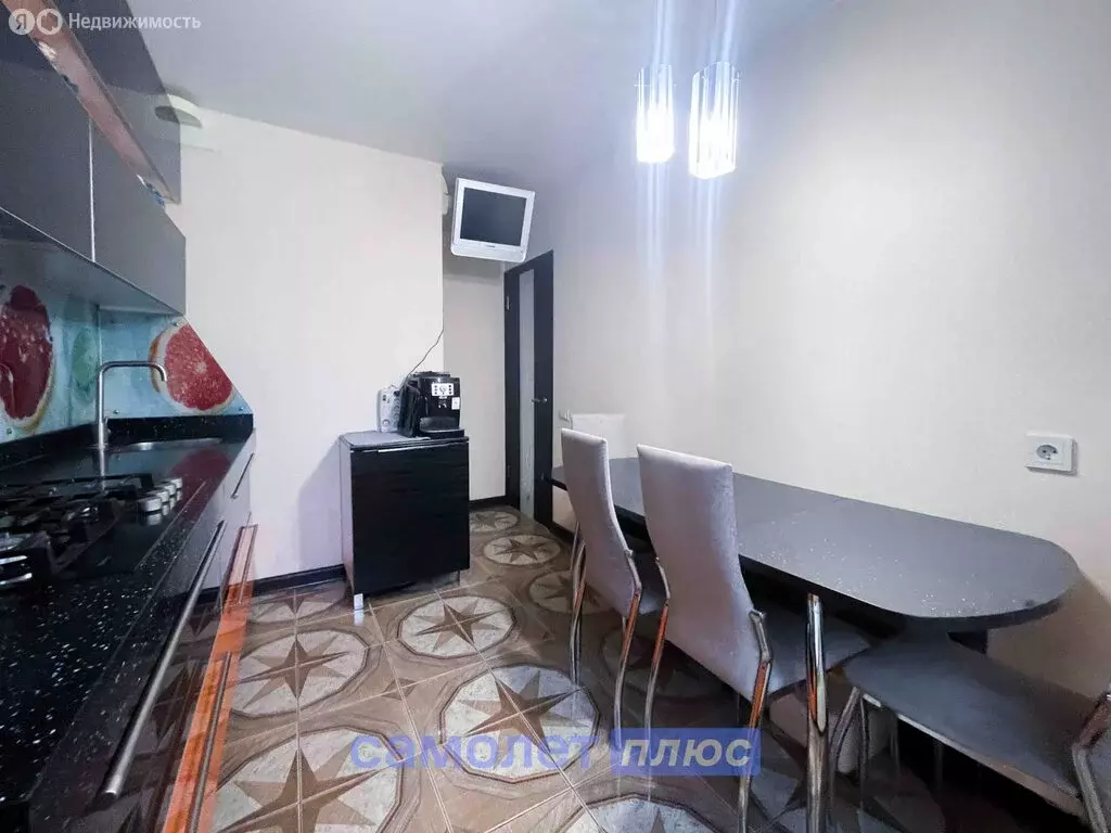 3-комнатная квартира: Чебоксары, Кукшумская улица, 21 (69.5 м) - Фото 2